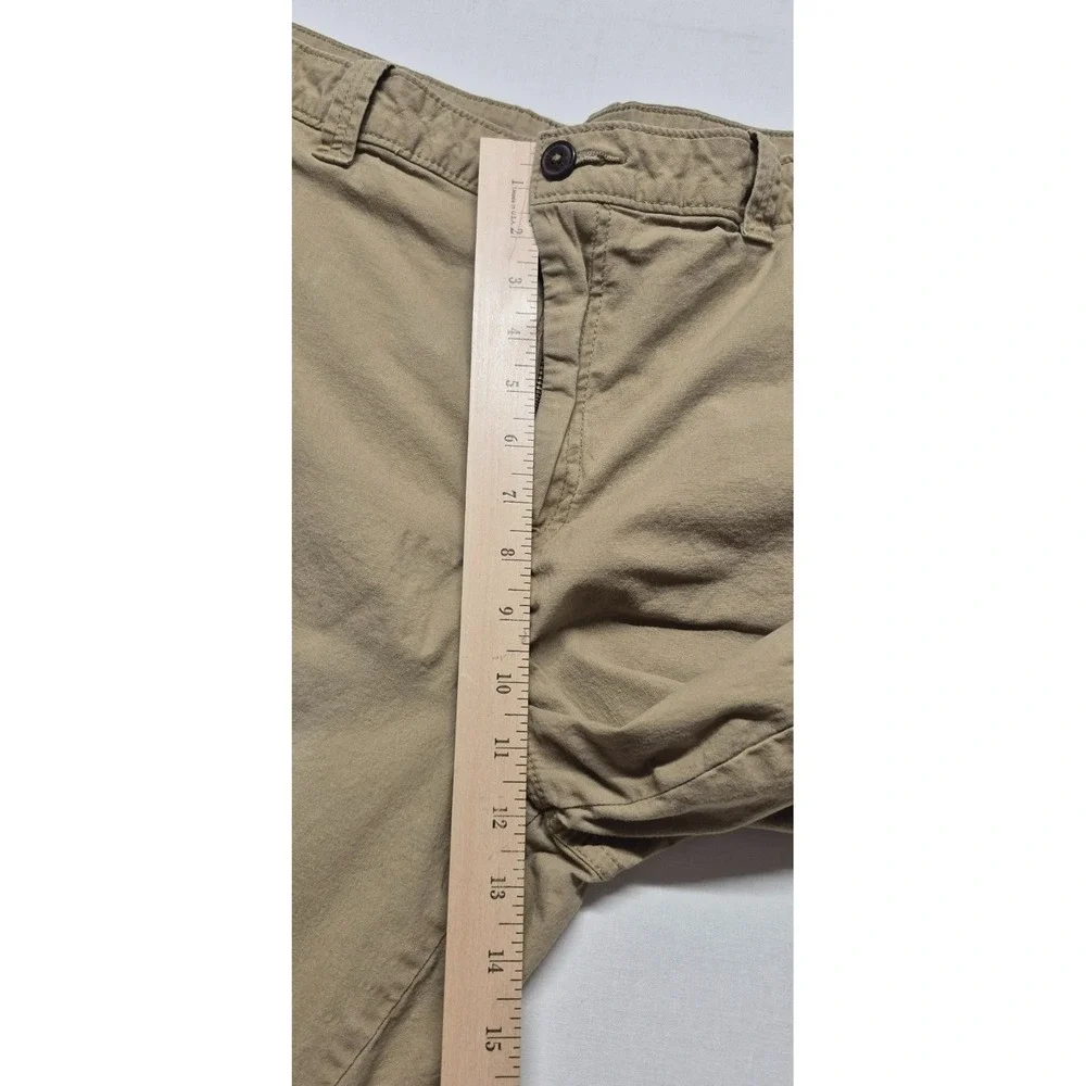 Magellan Outdoor Men's Khaki Flat Front Chino Shorts sz. 42W‎ fishing hiking